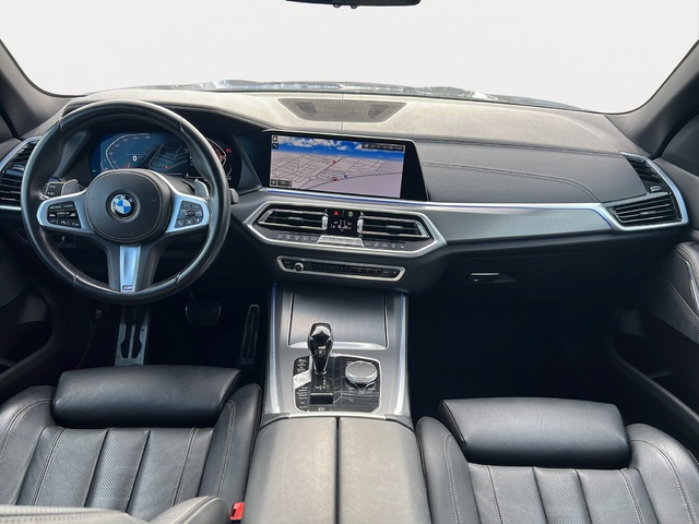 BMW X5 xDrive25d color Gris. Año 2022. 170KW(231CV). Diésel. En concesionario Movitransa Cars Jerez de Cádiz