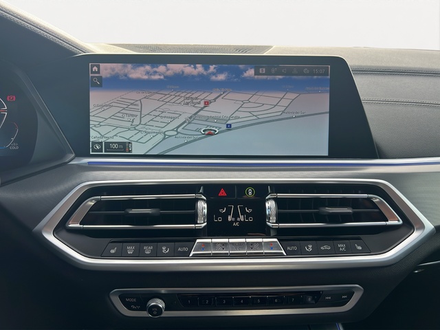 BMW X5 xDrive25d color Gris. Año 2022. 170KW(231CV). Diésel. En concesionario Movitransa Cars Jerez de Cádiz