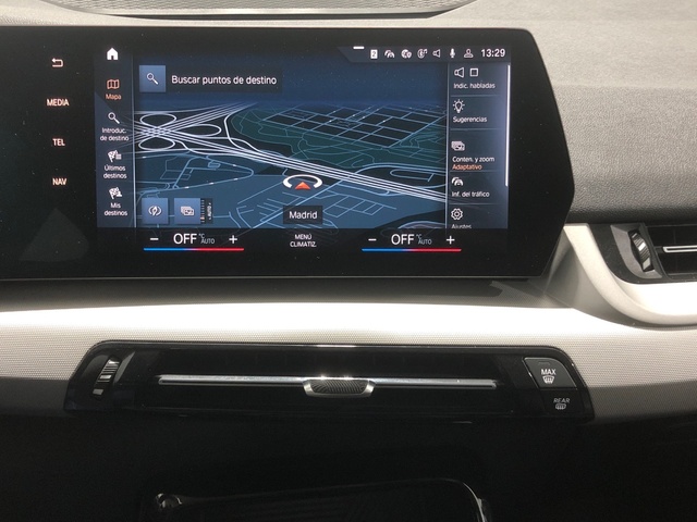 BMW Serie 2 218d Active Tourer color Verde. Año 2023. 110KW(150CV). Diésel. En concesionario Auto Premier, S.A. - MADRID de Madrid