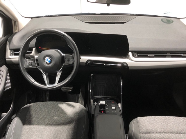 BMW Serie 2 218d Active Tourer color Azul. Año 2023. 110KW(150CV). Diésel. En concesionario Auto Premier, S.A. - MADRID de Madrid