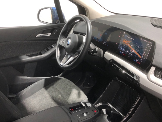 BMW Serie 2 218d Active Tourer color Azul. Año 2023. 110KW(150CV). Diésel. En concesionario Auto Premier, S.A. - MADRID de Madrid