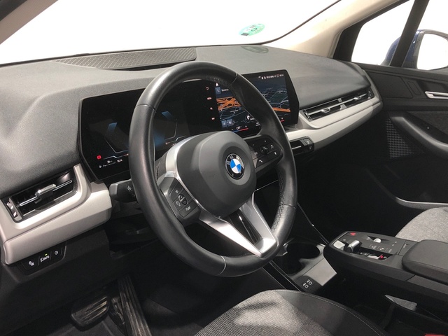 BMW Serie 2 218d Active Tourer color Azul. Año 2023. 110KW(150CV). Diésel. En concesionario Auto Premier, S.A. - MADRID de Madrid