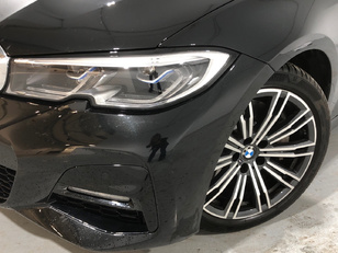 BMW Serie 3 330i color Negro. Año 2022. 190KW(258CV). Gasolina. En concesionario Auto Premier, S.A. - MADRID de Madrid