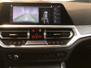 BMW Serie 3 330i color Negro. Año 2022. 190KW(258CV). Gasolina. En concesionario Auto Premier, S.A. - MADRID de Madrid