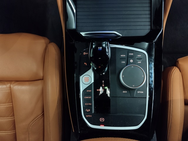 BMW X4 xDrive30i color Gris. Año 2021. 185KW(252CV). Gasolina. En concesionario Autoberón de La Rioja