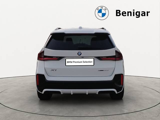 BMW X1 xDrive20d color Blanco. Año 2024. 120KW(163CV). Diésel. En concesionario GANDIA Automoviles Fersan, S.A. de Valencia