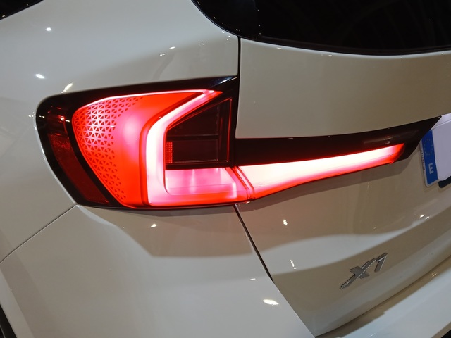 BMW X1 xDrive20d color Blanco. Año 2024. 120KW(163CV). Diésel. En concesionario GANDIA Automoviles Fersan, S.A. de Valencia
