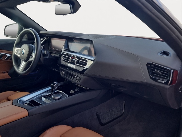 BMW Z4 sDrive20i Cabrio color Rojo. Año 2021. 145KW(197CV). Gasolina. En concesionario GANDIA Automoviles Fersan, S.A. de Valencia