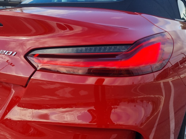 BMW Z4 sDrive20i Cabrio color Rojo. Año 2021. 145KW(197CV). Gasolina. En concesionario GANDIA Automoviles Fersan, S.A. de Valencia