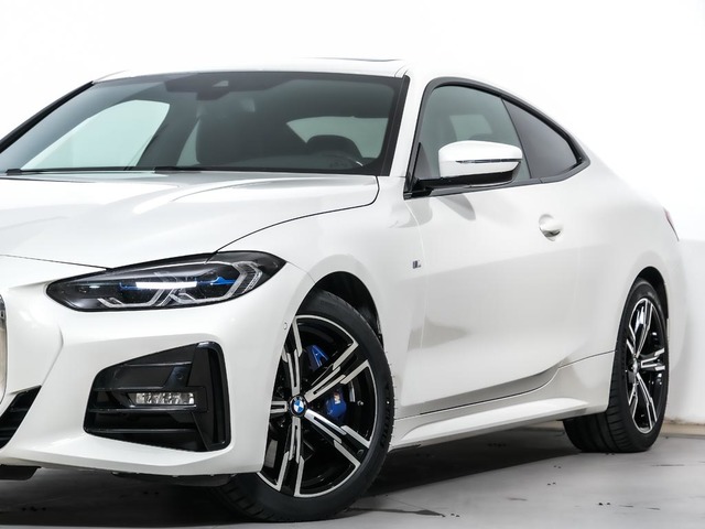 BMW Serie 4 430d Coupe color Blanco. Año 2021. 210KW(286CV). Diésel. En concesionario Oliva Motor Tarragona de Tarragona