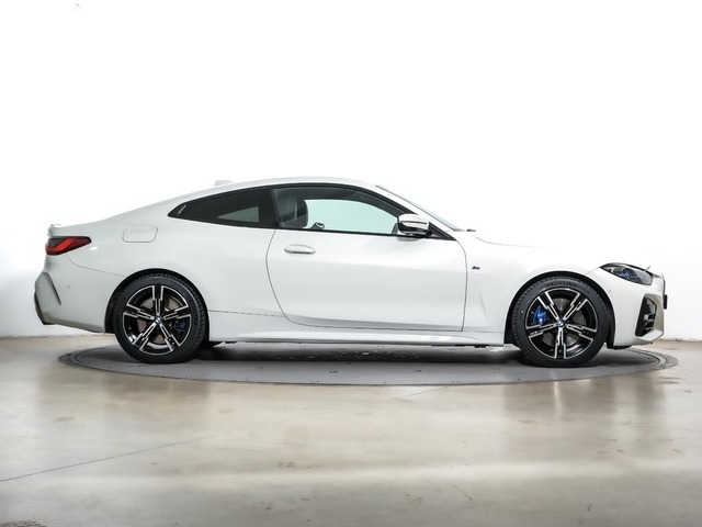 BMW Serie 4 430d Coupe color Blanco. Año 2021. 210KW(286CV). Diésel. En concesionario Oliva Motor Tarragona de Tarragona