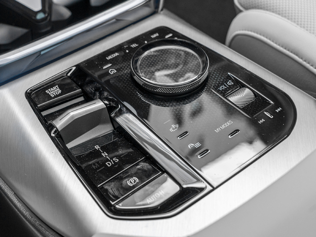 BMW X3 xDrive20d color Gris. Año 2025. 145KW(197CV). Diésel. En concesionario Caetano Cuzco, Alcalá de Madrid