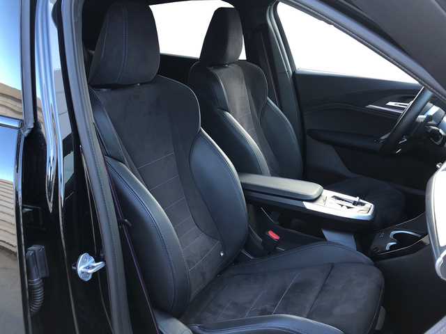 BMW X2 sDrive18d color Negro. Año 2024. 110KW(150CV). Diésel. En concesionario Momentum S.A. de Madrid