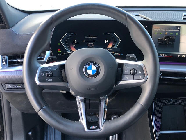 BMW X2 sDrive18d color Negro. Año 2024. 110KW(150CV). Diésel. En concesionario Momentum S.A. de Madrid