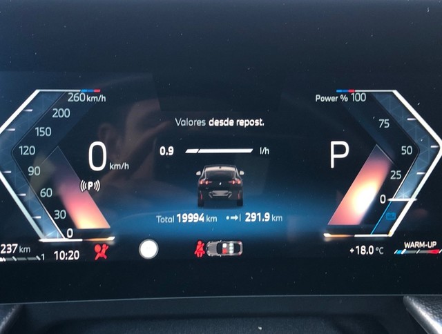 BMW X2 sDrive18d color Negro. Año 2024. 110KW(150CV). Diésel. En concesionario Momentum S.A. de Madrid