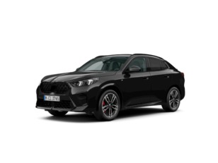 Fotos de BMW X2 sDrive18d color Negro. Año 2024. 110KW(150CV). Diésel. En concesionario Momentum S.A. de Madrid