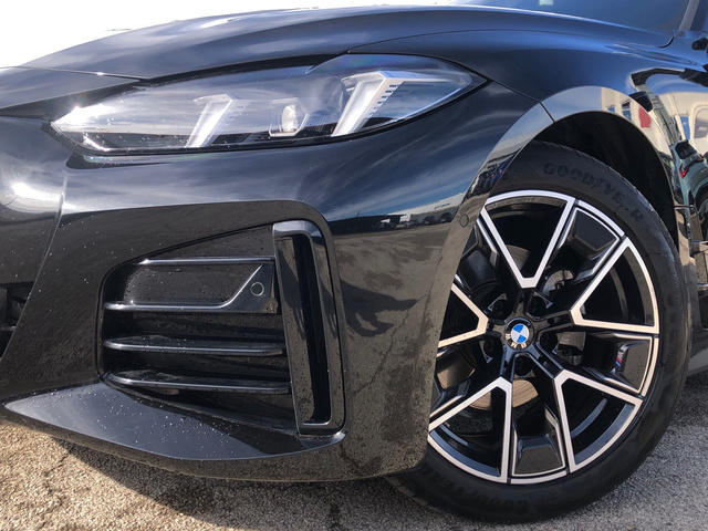 BMW Serie 4 420d Gran Coupe color Negro. Año 2025. 140KW(190CV). Diésel. En concesionario Vehinter Getafe de Madrid