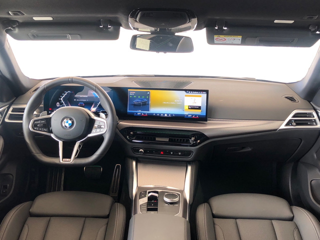 BMW Serie 4 420d Gran Coupe color Negro. Año 2025. 140KW(190CV). Diésel. En concesionario Vehinter Getafe de Madrid