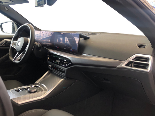 BMW Serie 4 420d Gran Coupe color Negro. Año 2025. 140KW(190CV). Diésel. En concesionario Vehinter Getafe de Madrid