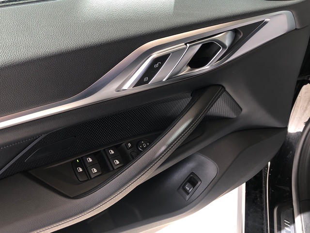 BMW Serie 4 420d Gran Coupe color Negro. Año 2025. 140KW(190CV). Diésel. En concesionario Vehinter Getafe de Madrid