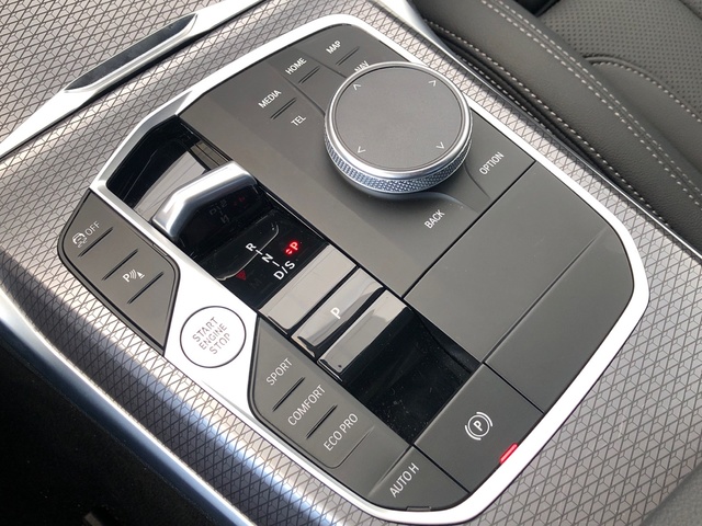 BMW Serie 4 420d Gran Coupe color Negro. Año 2025. 140KW(190CV). Diésel. En concesionario Vehinter Getafe de Madrid