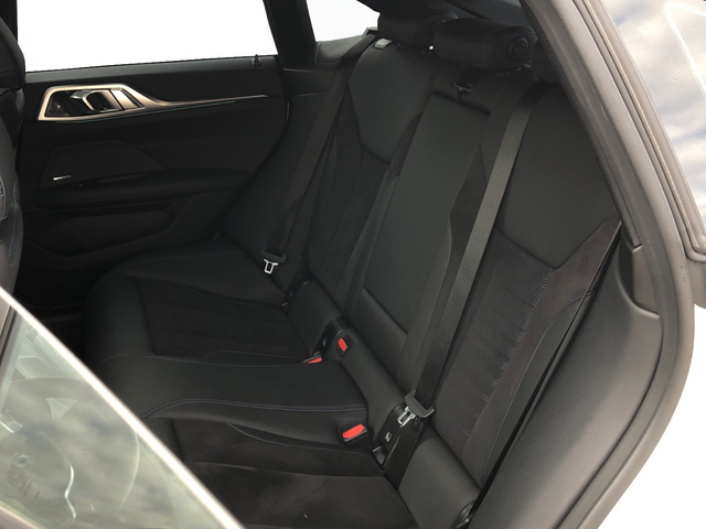 BMW Serie 4 M440i Gran Coupe color Blanco. Año 2023. 275KW(374CV). Gasolina. En concesionario Vehinter Alcorcón de Madrid