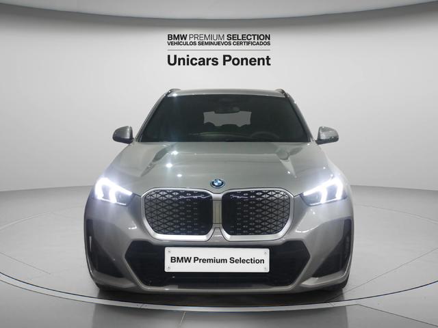BMW iX1 eDrive20 color Gris Plata. Año 2025. 150KW(204CV). Eléctrico. En concesionario Unicars Ponent de Lleida