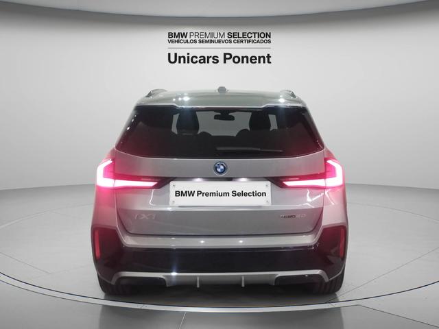 BMW iX1 eDrive20 color Gris Plata. Año 2025. 150KW(204CV). Eléctrico. En concesionario Unicars Ponent de Lleida