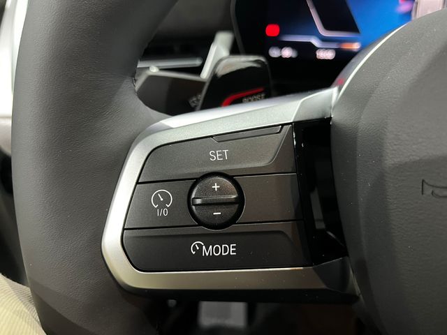 BMW iX1 eDrive20 color Gris Plata. Año 2025. 150KW(204CV). Eléctrico. En concesionario Unicars Ponent de Lleida