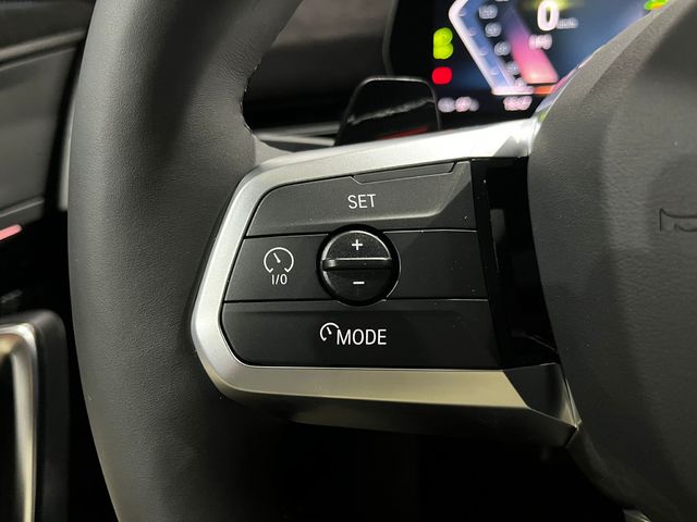 BMW iX1 eDrive20 color Negro. Año 2025. 150KW(204CV). Eléctrico. En concesionario Unicars Ponent de Lleida