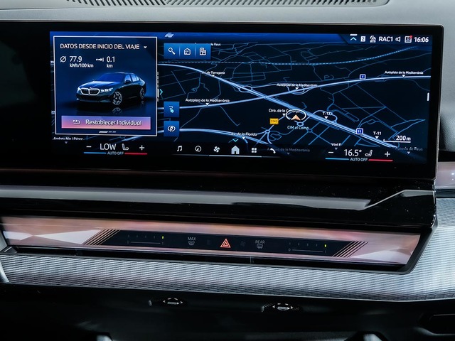 BMW i5 eDrive40 color Gris. Año 2024. 250KW(340CV). Eléctrico. En concesionario Oliva Motor Tarragona de Tarragona