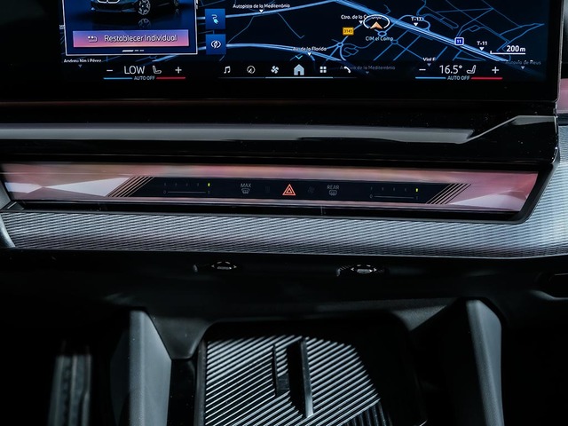 BMW i5 eDrive40 color Gris. Año 2024. 250KW(340CV). Eléctrico. En concesionario Oliva Motor Tarragona de Tarragona