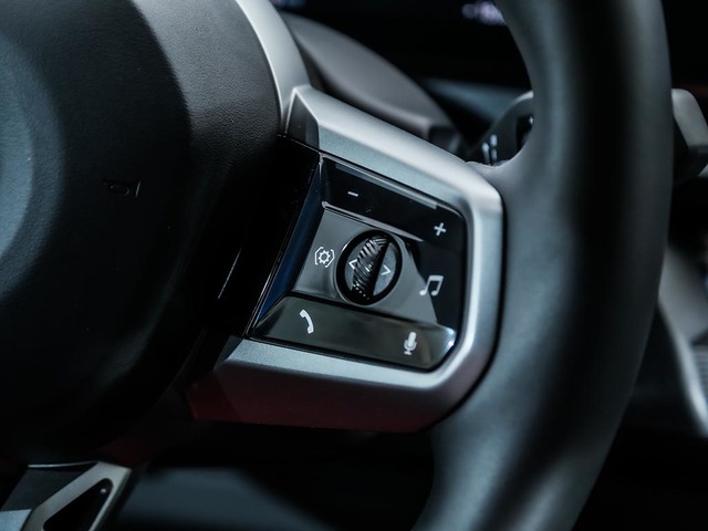 BMW i5 eDrive40 color Gris. Año 2024. 250KW(340CV). Eléctrico. En concesionario Oliva Motor Tarragona de Tarragona