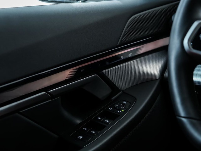 BMW i5 eDrive40 color Gris. Año 2024. 250KW(340CV). Eléctrico. En concesionario Oliva Motor Tarragona de Tarragona