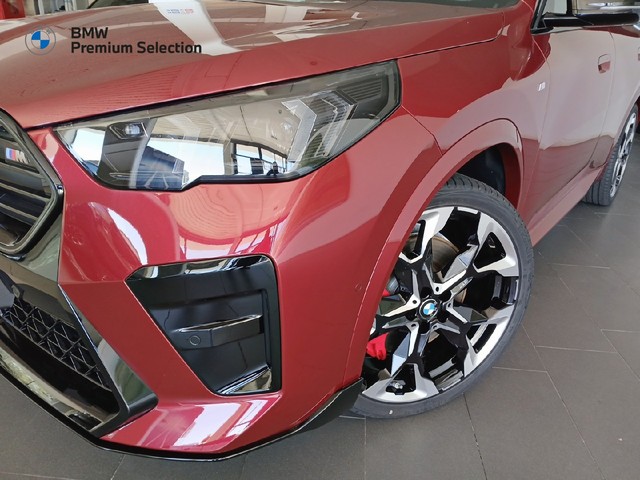 BMW X2 M35i color Rojo. Año 2025. 221KW(300CV). Gasolina. En concesionario Adler Motor S.L. TOLEDO de Toledo