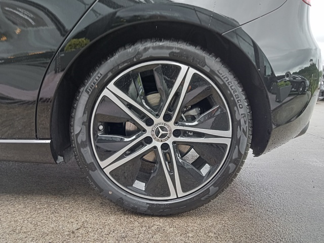 Mercedes-Benz Clase A 180 100 kW (136 CV)