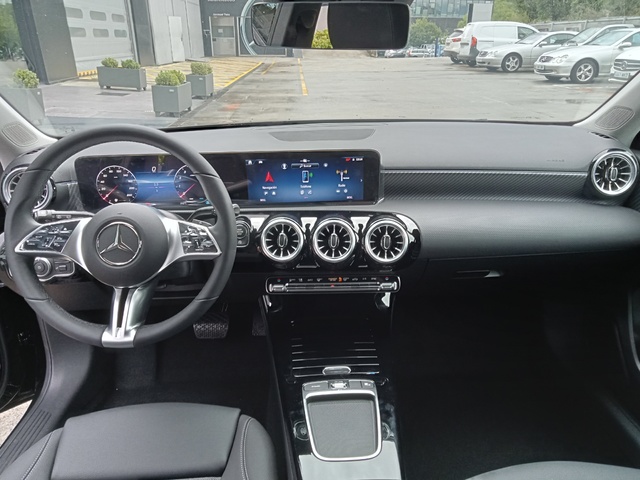 Mercedes-Benz Clase A 180 100 kW (136 CV)