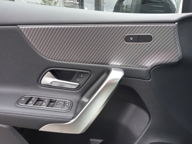 Mercedes-Benz Clase A 180 100 kW (136 CV)