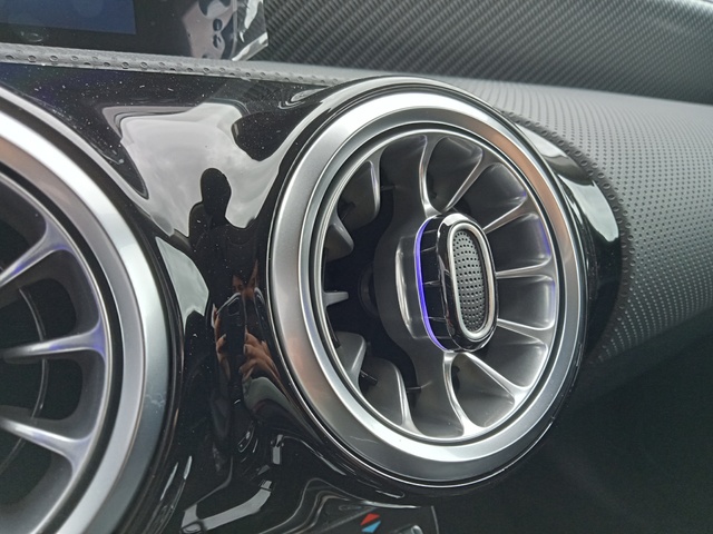 Mercedes-Benz Clase A 180 100 kW (136 CV)