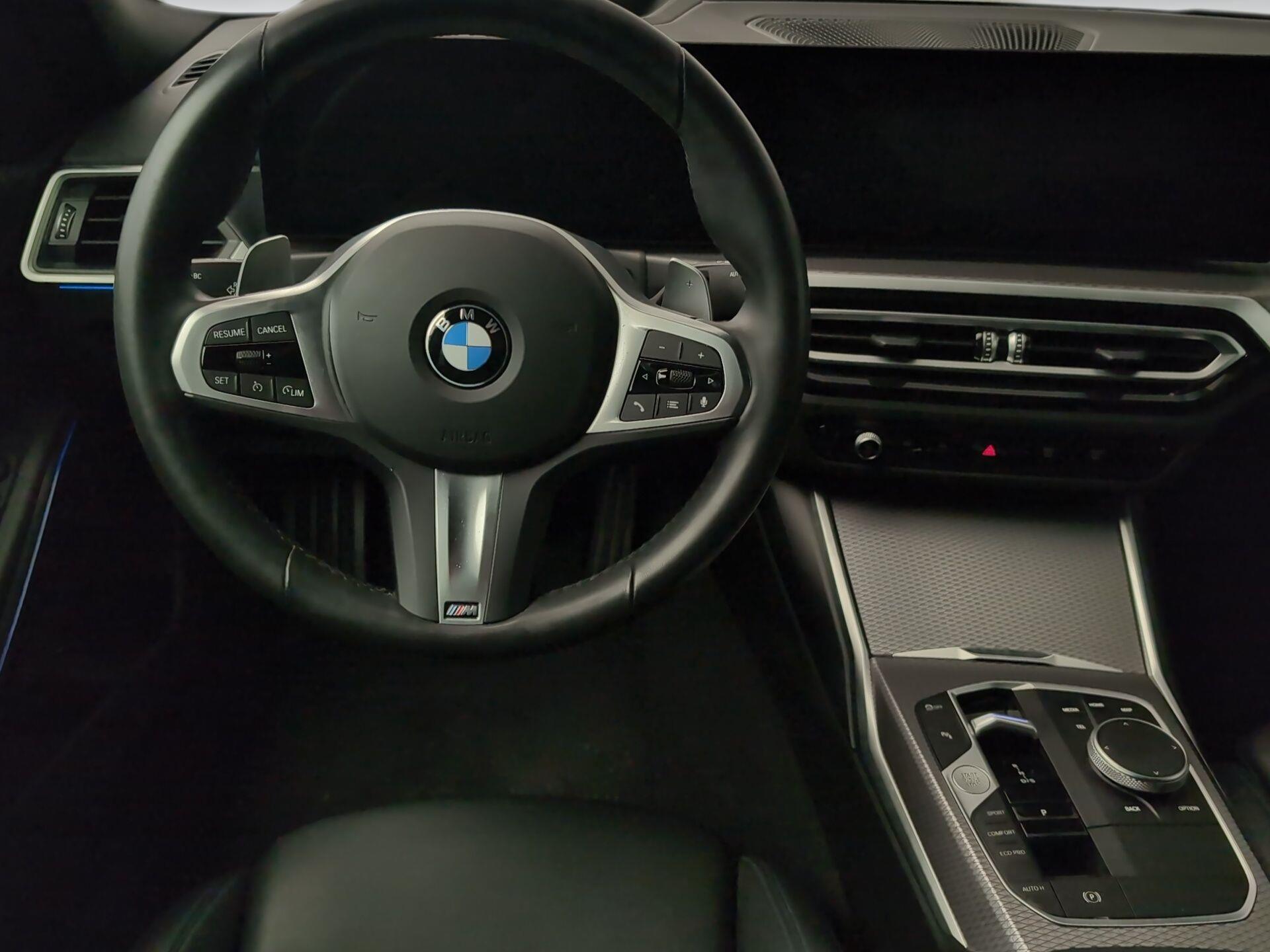 BMW Serie 3 320d color Gris. Año 2023. 140KW(190CV). Diésel. En concesionario Automotor Premium Marbella - Málaga de Málaga