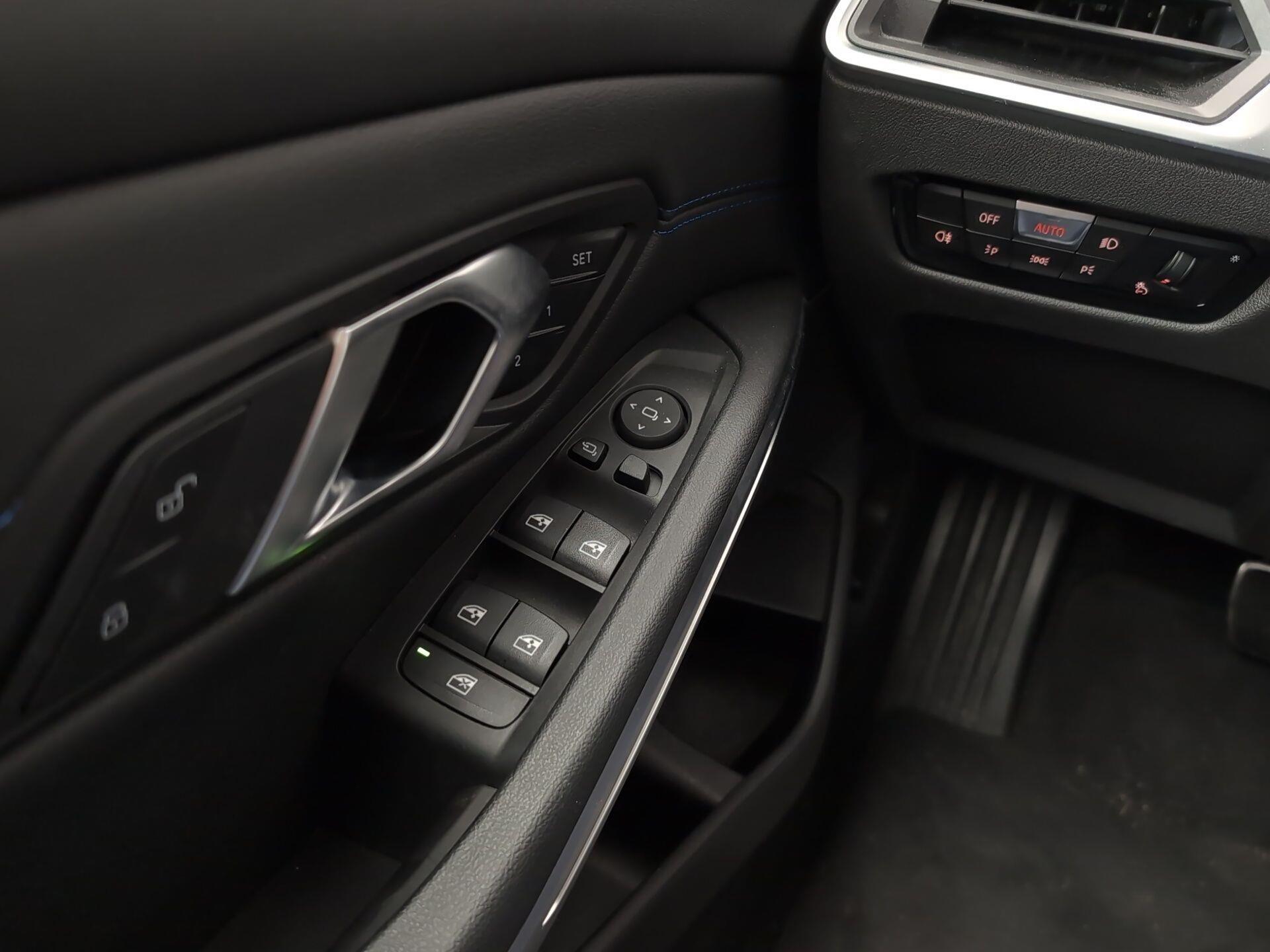 BMW Serie 3 320d color Gris. Año 2023. 140KW(190CV). Diésel. En concesionario Automotor Premium Marbella - Málaga de Málaga