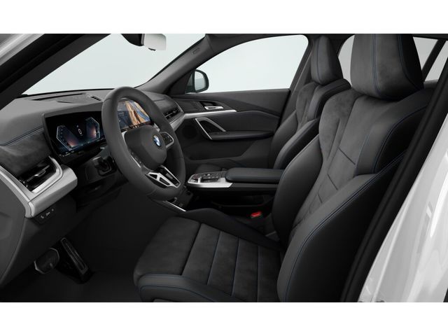 BMW X2 sDrive18d color Blanco. Año 2025. 110KW(150CV). Diésel. En concesionario Oliva Motor Tarragona de Tarragona