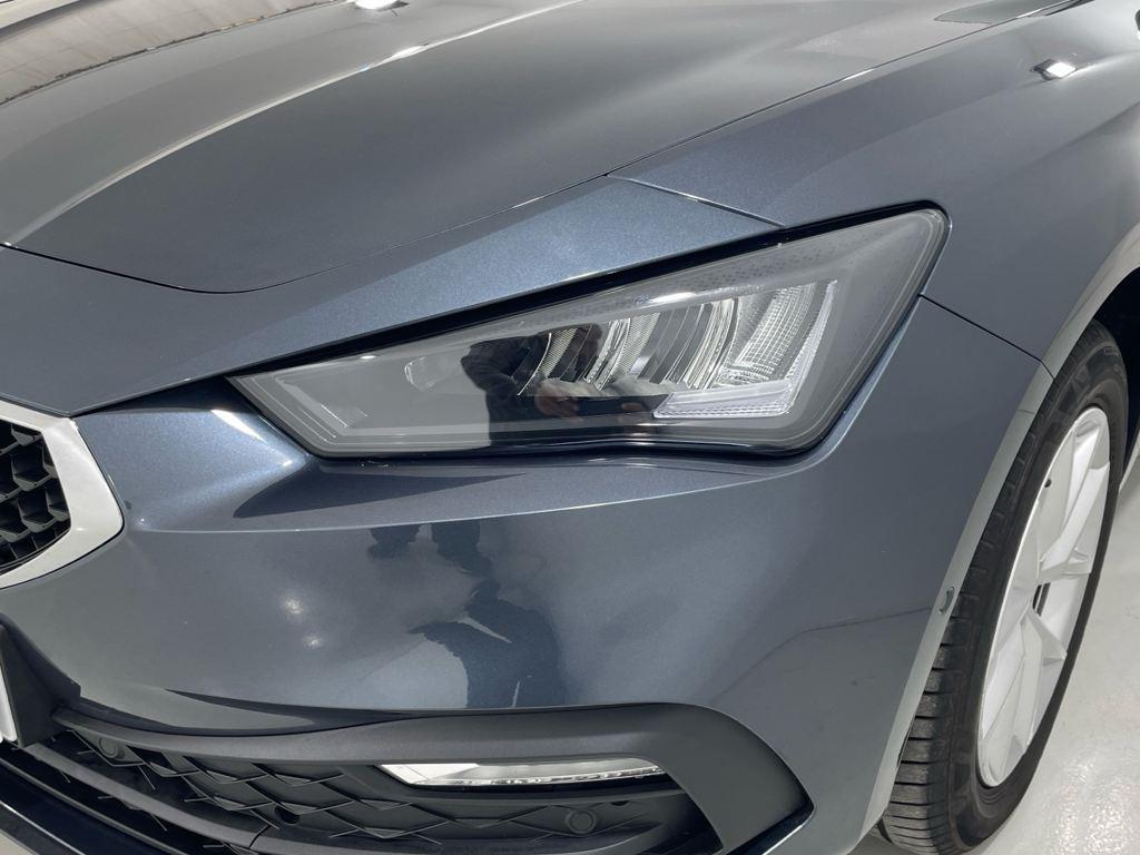 SEAT León 1.5 eTSI en Barcelona