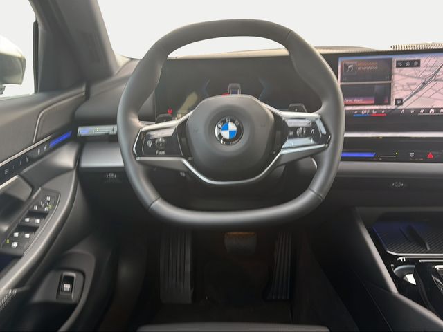 BMW Serie 5 520d Touring color Gris. Año 2024. 145KW(197CV). Diésel. En concesionario Ilbira Motor | Granada de Granada