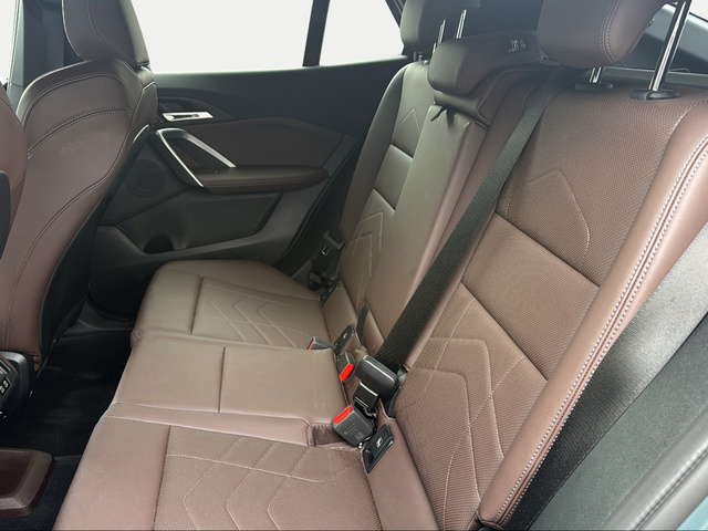 BMW X2 sDrive18d color Verde. Año 2025. 110KW(150CV). Diésel. En concesionario Ilbira Motor | Granada de Granada