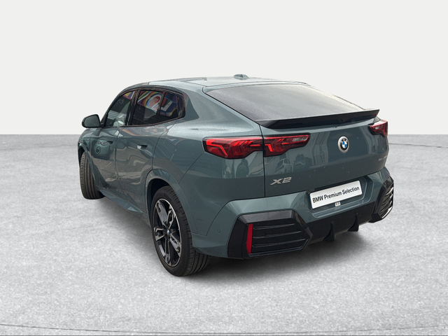 BMW X2 sDrive18d color Verde. Año 2025. 110KW(150CV). Diésel. En concesionario Ilbira Motor | Granada de Granada