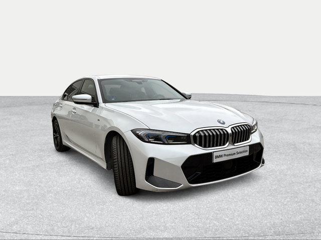 BMW Serie 3 330e color Blanco. Año 2024. 215KW(292CV). Híbrido Electro/Gasolina. En concesionario Ilbira Motor | Granada de Granada