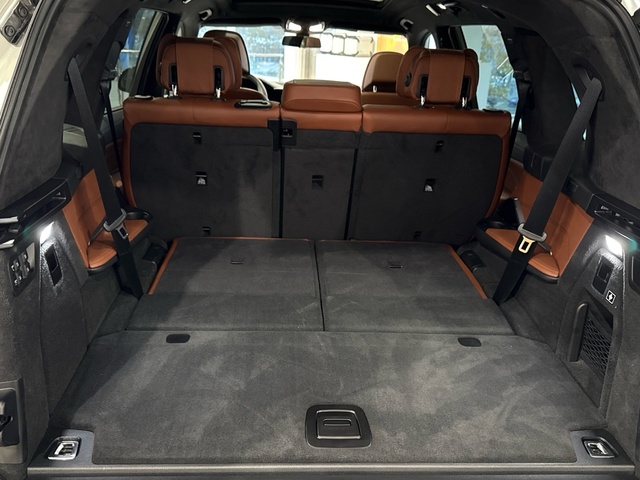 BMW X7 xDrive40d color Blanco. Año 2021. 250KW(340CV). Diésel. En concesionario Motor Gorbea de Álava