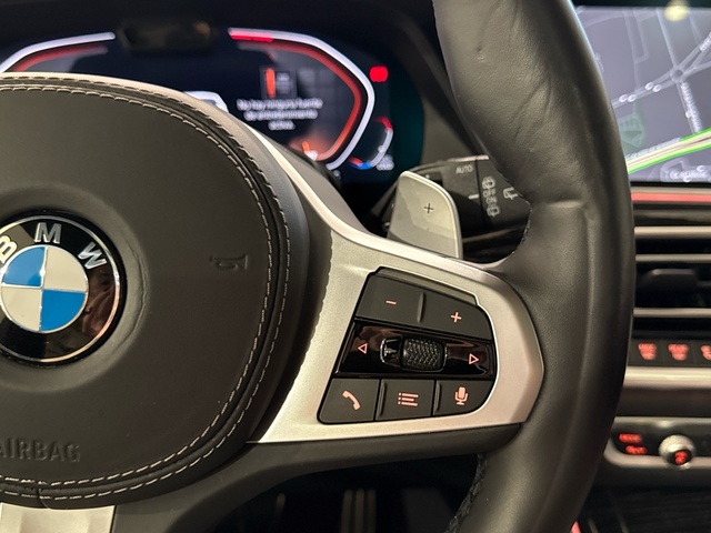 BMW X7 xDrive40d color Blanco. Año 2021. 250KW(340CV). Diésel. En concesionario Motor Gorbea de Álava