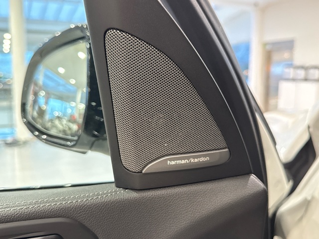 BMW X7 xDrive40d color Blanco. Año 2021. 250KW(340CV). Diésel. En concesionario Motor Gorbea de Álava